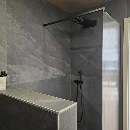 La Petite Ourse 克莱恩 蒙塔纳